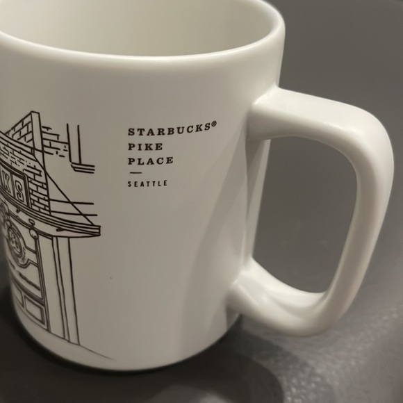 Starbucks Pike Place Rare Limited Edition 2018 12oz Coffee Mug / cup with handle - Picture 3 of 7